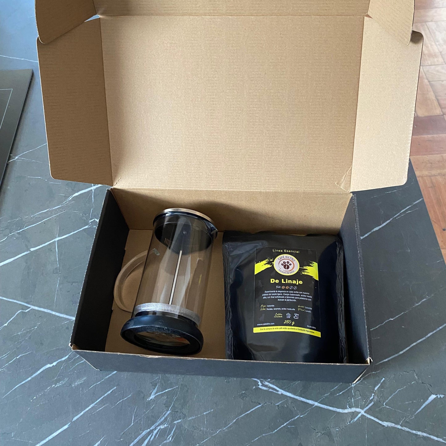 Pack Cafetera Francesa 6 tazas + Café de 250 grs.